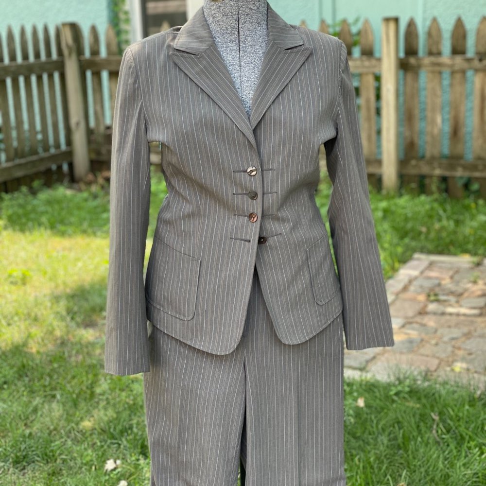 Chicos Tailored Suit with wide legged pants Size 1 Perfect Condition Like New 6